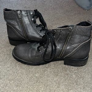 NWOT Steve Madden Grey Combat Booties